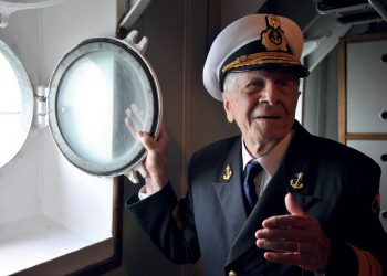 La mulți ani, Mircea Caragea! Cel mai longeviv marinar român a împlinit 103 ani