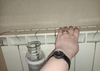 Zona Depozite, fără apă caldă și căldură