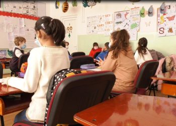 Școala nr. 33, Constanța. Elevii tremură de frig în clase după ce instalația de căldură a fost reabilitată