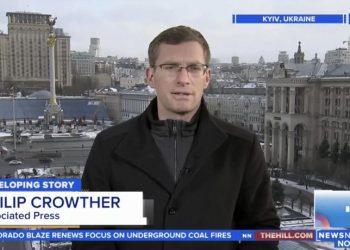 Un reporter TV a devenit viral după ce a transmis live în șase limbi 