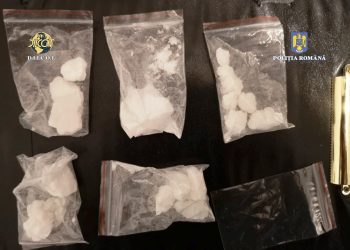 Constănțeni prinși în flagrant după ce au vândut cocaină