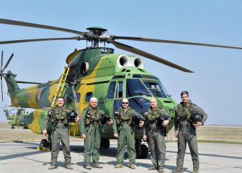 Provocarea piloților cu mustață, acceptată și la Kogălniceanu