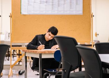 Colegiul Comercial ,,Carol I” bifează trei premii I la olimpiadele școlare