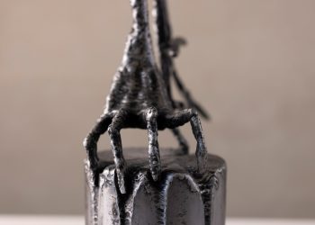 Opere semnate de Constantin Brâncuşi, Marcel Guguianu şi Daniel Rădulescu, adjudecate la licitaţie