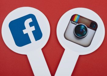 Facebook permite postări care îndeamnă la violență împotriva rușilor și lui Putin