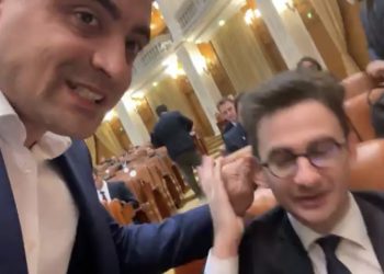 Un nou scandal în plen: Deputatul Iulian Bulai cere sancționarea lui George Simion, pentru că l-a tras de ureche