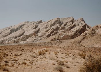 Știați că nisipul acoperă doar un sfert din suprafața Deșertului Sahara?