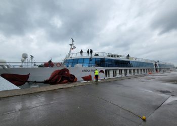 Navă cu peste 100 de turiști străini, popas în Portul Constanța