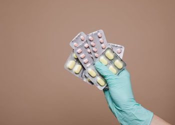 Ministerul Sănătății avertizează: Atenție la medicamentele cumpărate online, riscurile sunt grave