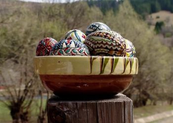 FOTOREPORTAJ. Misterul celor mai frumoase ouă încondeiate, din țară