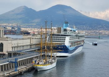 Nava-școală „Mircea”, escală în orașul Napoli