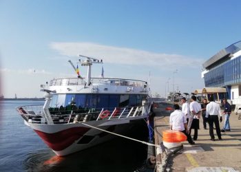 Nava fluvială de pasageri A Rosa Flora, pentru prima dată în Constanța