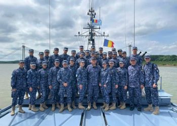 Elevii de la Colegiul Național Militar „Alexandru Ioan Cuza” din Constanța, marșuri de recunoaștere pe fluviu