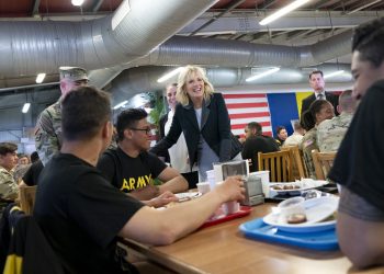 Prima Doamnă a SUA a purtat discuții cu militarii din Baza Aeriana Mihail Kogălniceanu