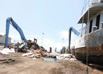 Amenzi și suspendarea activității unei firme, în urma unui control în Portul Constanța