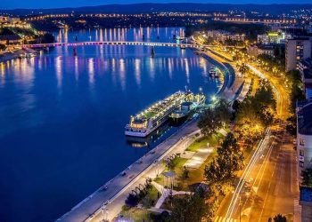 Croaziere dunărene internaționale, operate cu o navă românească, pentru turiștii români