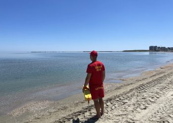 Peste 100 salvamari vor patrula vara aceasta pe plajele din Mamaia și Constanța