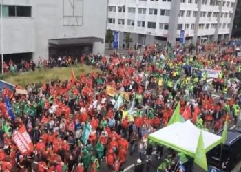 Proteste masive la Bruxelles. Zeci de mii de oameni au ieșit în stradă