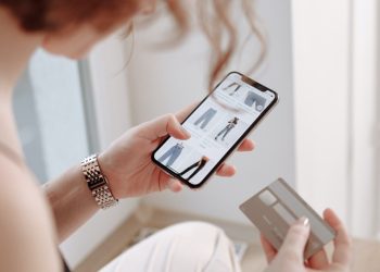 La ce folosesc românii aplicaţiile de banking