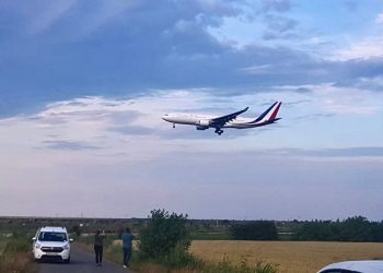 Emmanuel Macron a sosit la Baza 57 Aeriană din Mihail Kogălniceanu