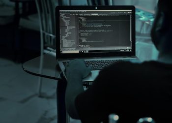 Operațiune de amploare, pentru dezactivarea unei aplicații folosite de hackeri prin SMS