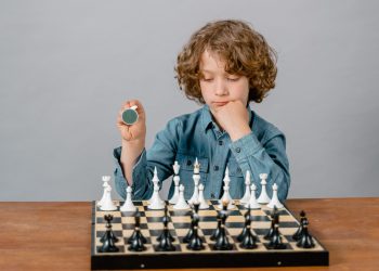 Peste 200 de elevi sunt așteptați la etapa finală de „Șah în școală”, în Piața Ovidiu