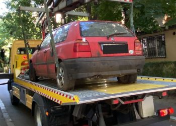 Străzile Constanței, eliberate de mașinile abandonate