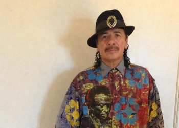 Artistul Carlos Santana a leșinat pe scenă în timpul unui concert