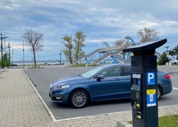 S-a votat! Parcări gratuite pe timp de noapte în Mamaia și Constanța, până la sfârșitul anului