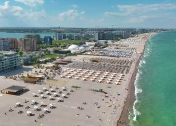 Plajele din Mamaia Nord, la control, după o taxă de 200 de lei pentru un loc pe cearșaf