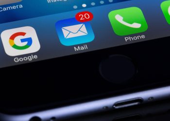 Un șef de stat și-a dat demisia prin e-mail după ce a fugit din țară 