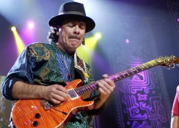 Carlos Santana și-a amânat concertele din turneu