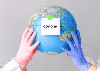 Comisarul european pentru Sănătate: Statele UE ar trebui să acţioneze acum pentru valurile de COVID-19 din iarnă