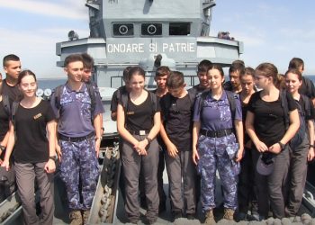 25 de elevi de clasa a VII-a din Dobrogea, cadeți pentru trei zile