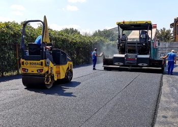 Se reamenajează spațiile exterioare pentru două școli din municipiul Constanța