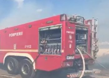 Incendiu violent de vegetație uscată în Medgidia (FOTO/VIDEO)