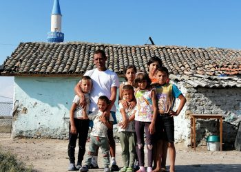 Telenovelă reală: „M-a înșelat de șase ori și m-a lăsat cu opt copii!“