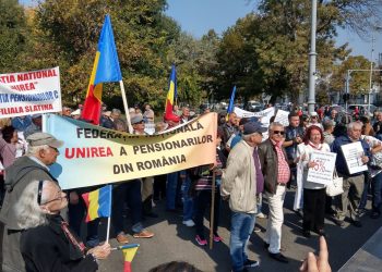 Proteste în fața Guvernului. Pensionarii își strigă nemulțumirile