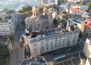 Imaginile dezastrului. Cum arată mansarda Palatului Arhiepiscopiei după ce a fost mistuită de flăcări  (GALERIE FOTO)