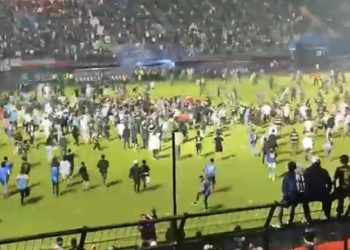 Peste 170 de morți după o încăierare pe stadion 