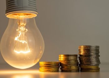 Banca Mondială: Preţurile la energie vor scădea cu 11% în 2023