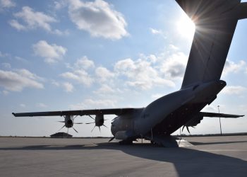 Opt militari români de la baza „Mihail Kogălniceanu” au fost reținuți pentru furt de combustibil