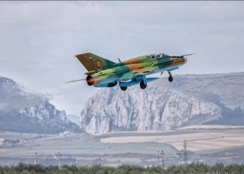 Alertă cu bombă în avion, deasupra României 