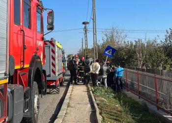 Motocicletă intrată în gard, într-o localitate tulceană