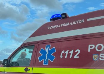 Accident rutier la Albești. O mașină s-a RĂSTURNAT
