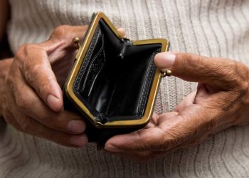 Distribuirea pensiilor se va decala cu câteva zile, luna aceasta