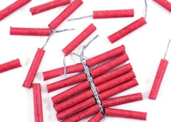 Peste 19 tone de articole pirotehnice, indisponibilizate de poliţişti