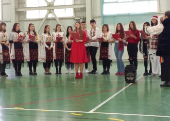 Elevii de la Liceul Teoretic „ Palade”, ajutoarele lui Moș Crăciun