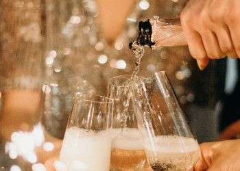 Își mai permit oamenii Revelionul la munte?