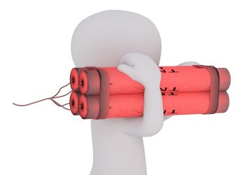 67 de kilograme de articole pirotehnice, găsite în casa unei femei din Castelu